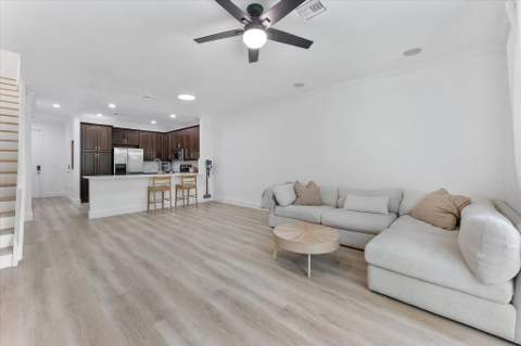 7783 Deercreek Court, Davie FL - photo 9 of 37