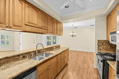 7362 Pine Creek Way, Port St. Lucie FL - photo 13 of 63