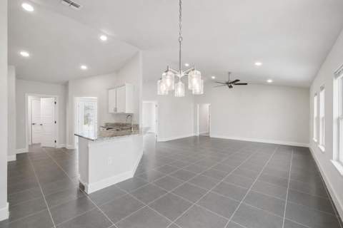 405 NE Airoso Boulevard, Port St. Lucie FL - photo 13 of 22