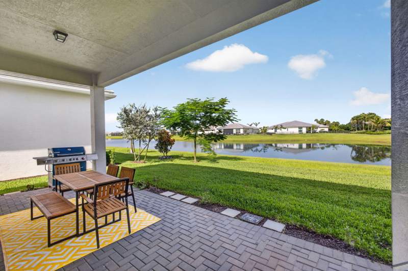 3 bedroom Single Family Residence at 5469 Hutchinson Way, Cresswind Palm Beach, Westlake — photo 5