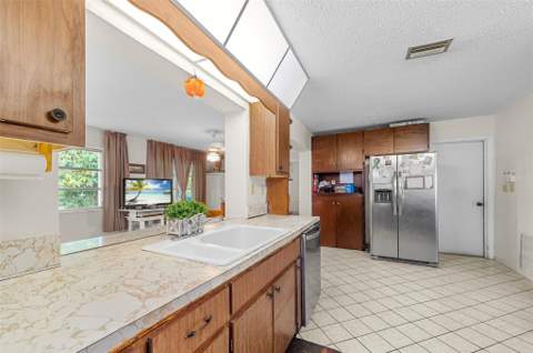 8604 NW 57th Court, Tamarac FL - photo 7 of 20