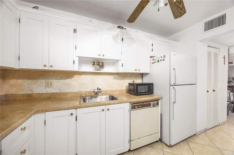 2 bedroom Condominium at 3990 NW 42nd Avenue #311, Topaz South Condo, Lauderdale Lakes — photo 5