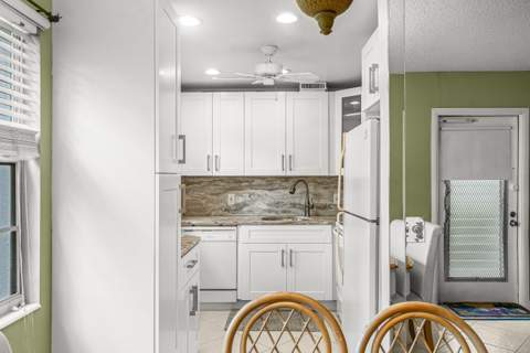 265 Newport R Drive #R, Deerfield Beach FL - photo 9 of 35