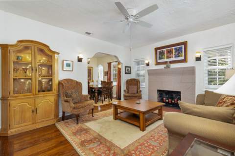 714 Sunset Road, West Palm Beach FL - photo 6 of 32