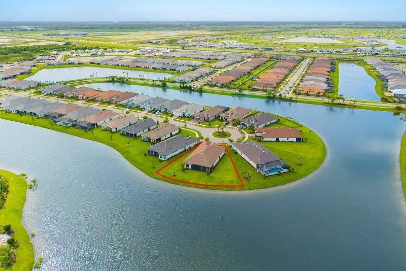 3 bedroom Single Family Residence at 13308 SW Alejandro Court, Esplanade At Tradition Phase 2, Port St. Lucie — photo 3