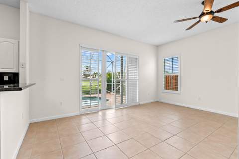 376 E Royal Cove Circle, Davie FL - photo 13 of 46