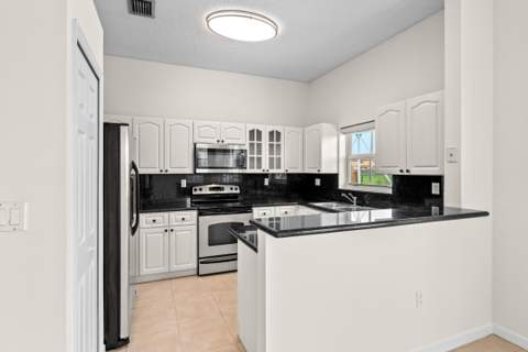 376 E Royal Cove Circle, Davie FL - photo 19 of 46