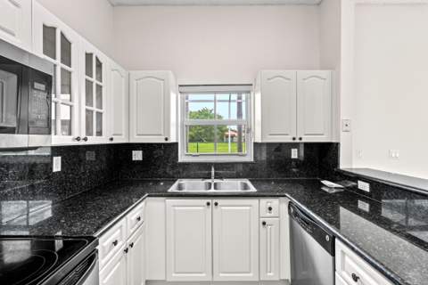 376 E Royal Cove Circle, Davie FL - photo 20 of 46