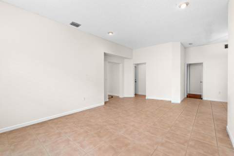 376 E Royal Cove Circle, Davie FL - photo 11 of 46