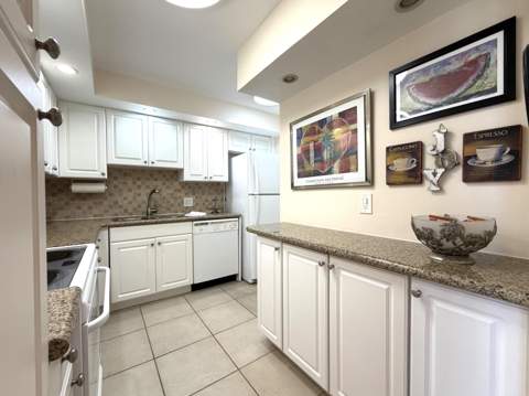 2101 S Ocean Drive #505, Hollywood FL - photo 14 of 32