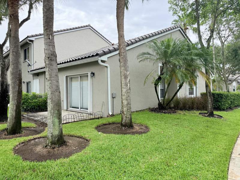 3 bedroom Townhouse at 13219 NW 7th Manor, Lago West Subdivision, Plantation — photo 2