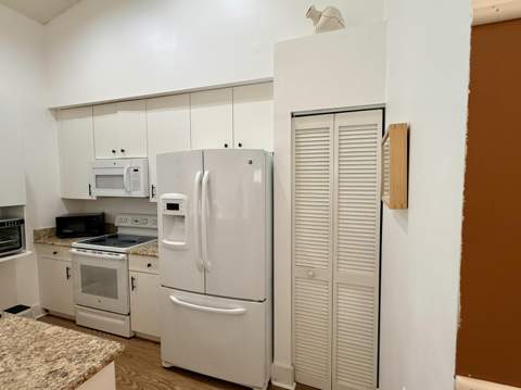 13219 NW 7th Manor, Plantation FL - photo 9 of 24