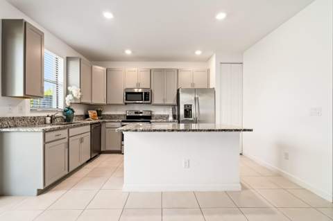 5323 Santa Maria Avenue, Boynton Beach FL - photo 9 of 38