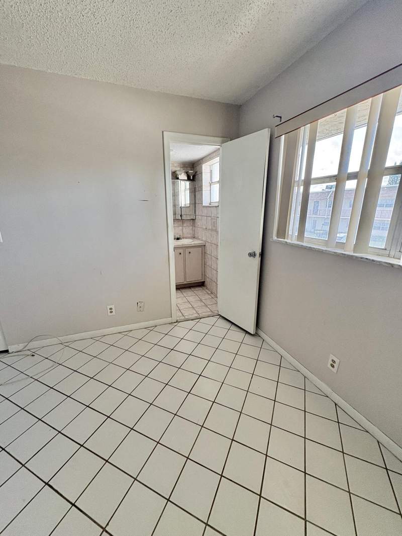 2 bedroom Condominium at 209 Oxford 200, Century Village / Oxford Condo, West Palm Beach — photo 5
