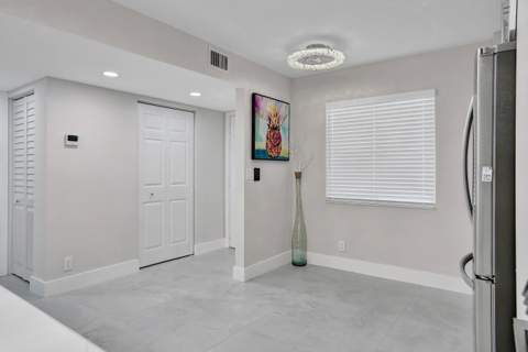 7146 Huntington Lane #402, Delray Beach FL - photo 8 of 50