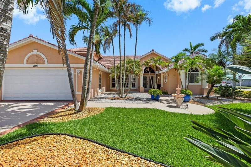 3 bedroom Single Family Residence at 2001 Cypress Avenue, Surfside Unit 1 Subdivision, Fort Pierce — photo 5