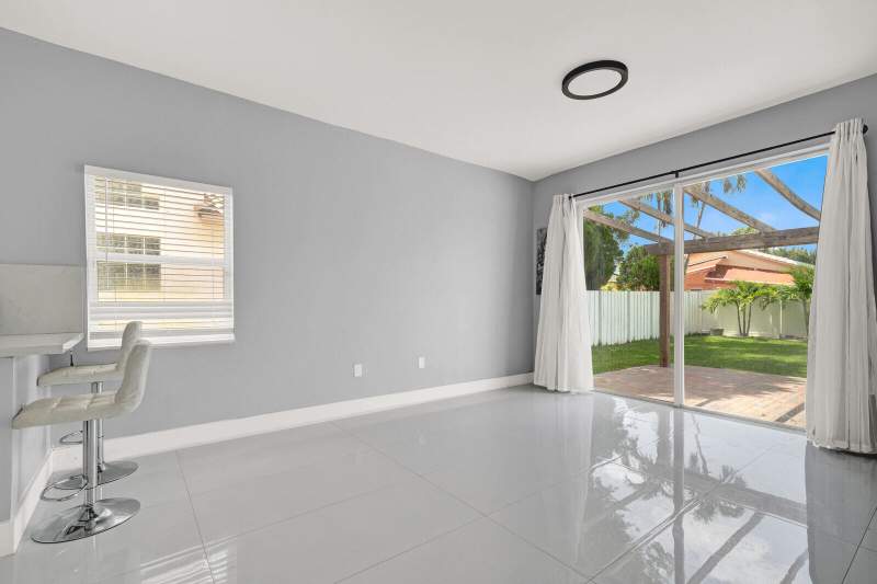 4 bedroom Single Family Residence at 17021 NW 10th Street, Pembroke Isles, Pembroke Pines — photo 5