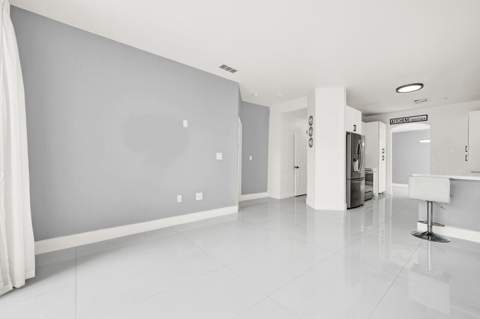 17021 NW 10th Street, Pembroke Pines FL - photo 7 of 75