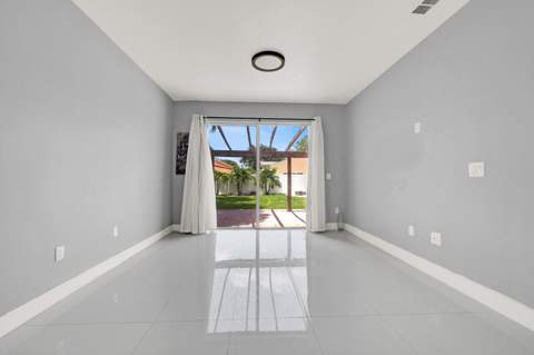 17021 NW 10th Street, Pembroke Pines FL - photo 8 of 75