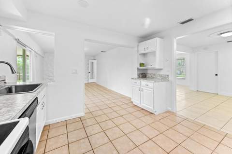 6575 NW 3rd Street, Margate FL - photo 10 of 24