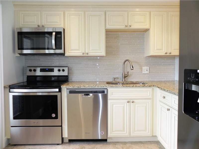 1 bedroom Condominium at 4650 Washington Street #207, Hillcrest Country Club Apts, Hollywood — photo 2