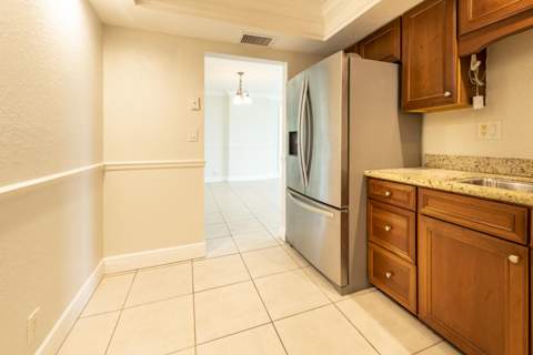 525 N Ocean Boulevard #423, Pompano Beach FL - photo 7 of 38
