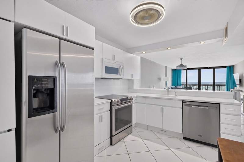 2 bedroom Condominium at 510 N Ocean Boulevard #410, Silver Thatch Ocean Club Condo, Pompano Beach — photo 2