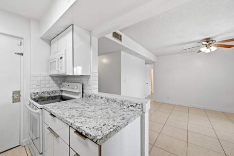 505 S Pine Island Road #B310, Plantation FL - photo 16 of 55