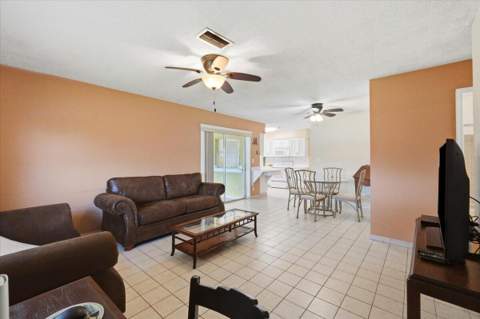 9401 NW 70 Place, Tamarac FL - photo 8 of 28