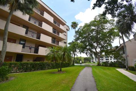 2768 S Carambola Circle #302, Coconut Creek FL - photo 8 of 17