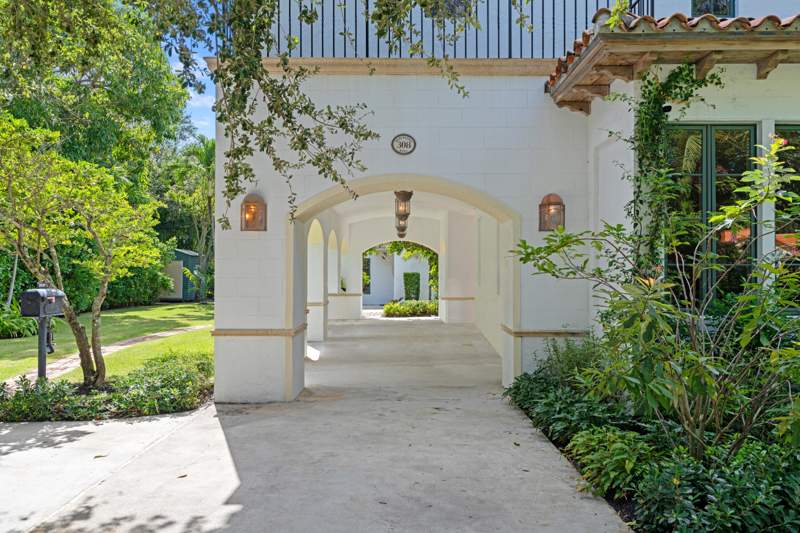 4 bedroom Single Family Residence at 308 Barcelona Road, El Cid, West Palm Beach — photo 3