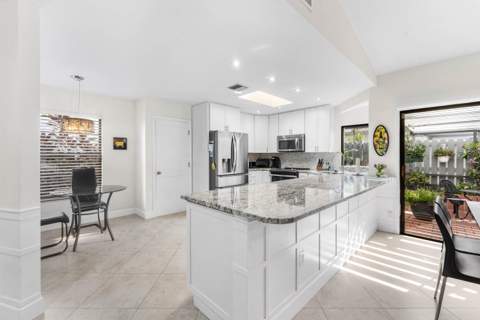13120 Bonnette Drive, Palm Beach Gardens FL - photo 12 of 48