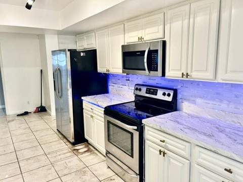 5371 NE 17th Terrace, Fort Lauderdale FL - photo 6 of 33