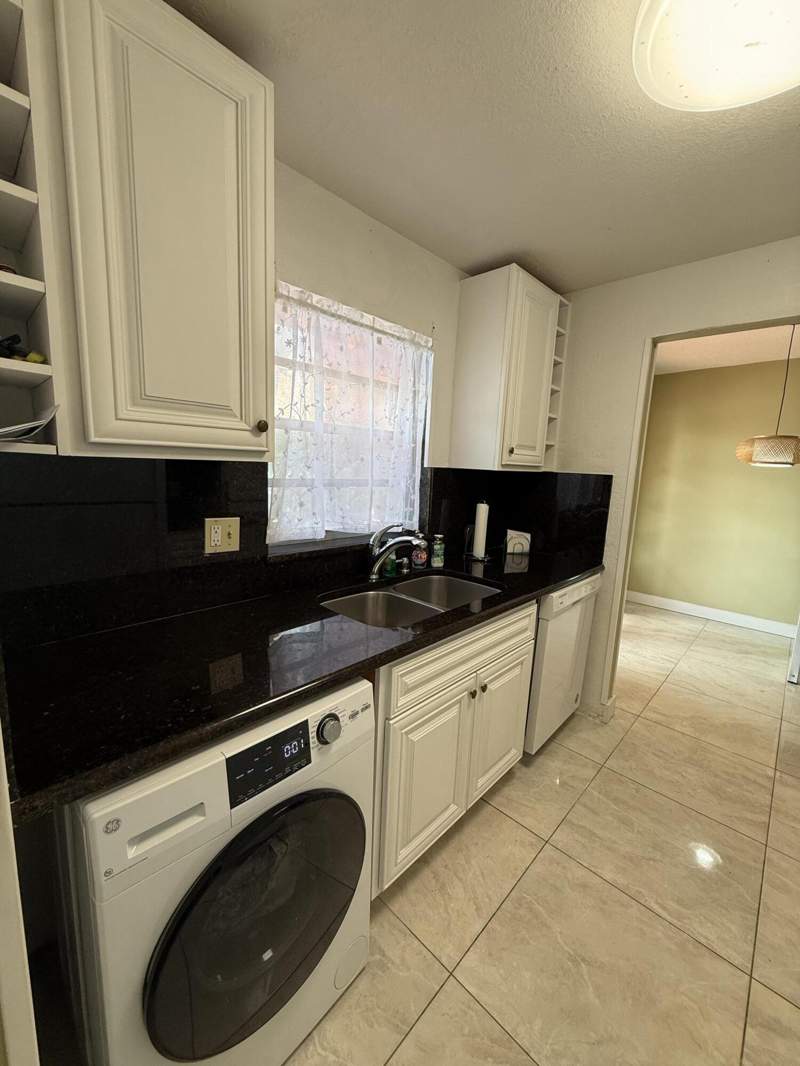 2 bedroom Condominium at 22 Golfs Edge #B, Golfs Edge Condos A Thru G, West Palm Beach — photo 4