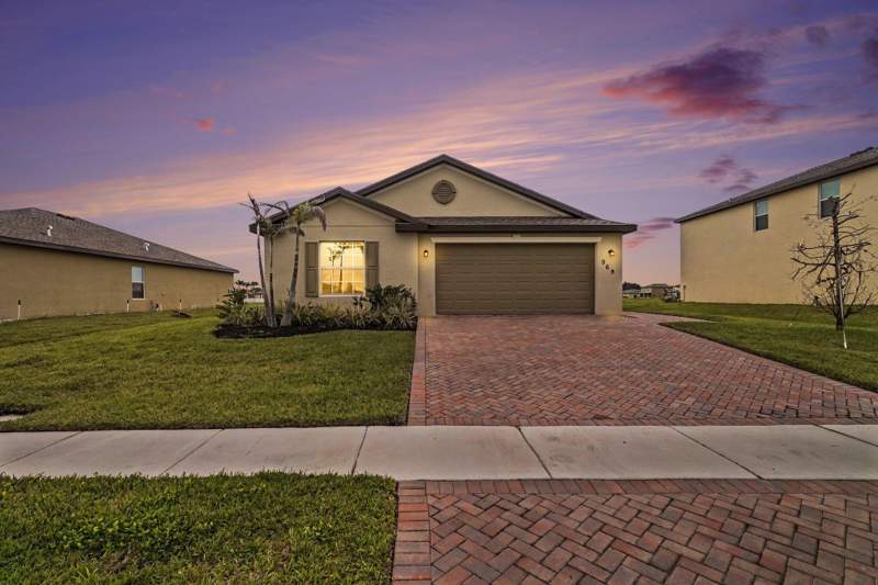 4 bedroom Single Family Residence at 969 Bent Creek Drive, Bent Creek Tract A-2, Fort Pierce — photo 2
