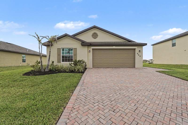 4 bedroom Single Family Residence at 969 Bent Creek Drive, Bent Creek Tract A-2, Fort Pierce — photo 4