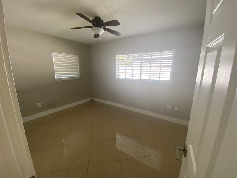3 bedroom Single Family Residence at 6325 Grant Court, Weidlings Sub Of S1/2 Of, Hollywood — photo 5