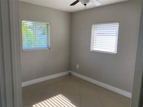6325 Grant Court, Hollywood FL - photo 6 of 12