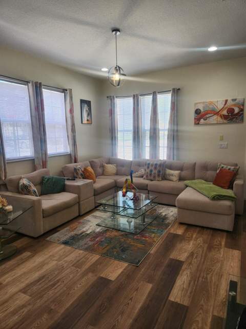502 SW 147th Avenue, Pembroke Pines FL - photo 6 of 22