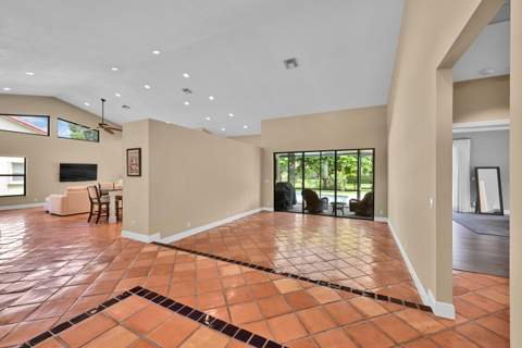 8571 NW 53rd Court, Coral Springs FL - photo 10 of 47