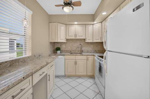 332 Capri G, Delray Beach FL - photo 15 of 54