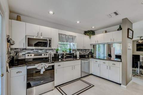 18174 SE Fairview Circle, Tequesta FL - photo 10 of 34