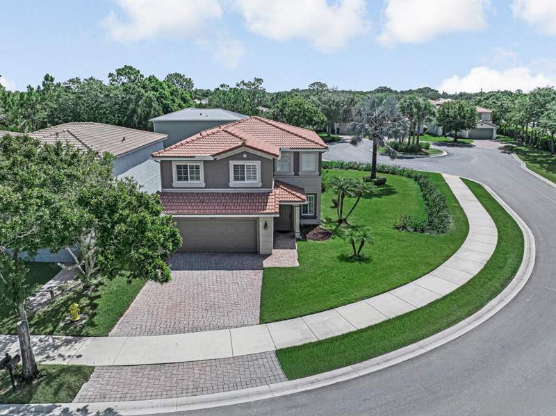 4 bedroom Single Family Residence at 4825 SE Chiles Court, Martins Crossing, Stuart — photo 3