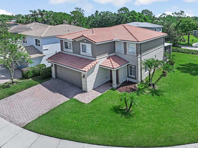 4 bedroom Single Family Residence at 4825 SE Chiles Court, Martins Crossing, Stuart — photo 2