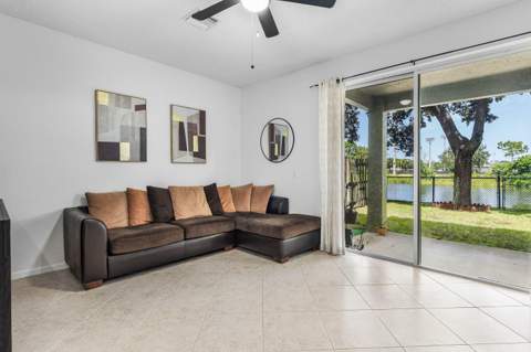 7874 Sienna Springs Drive, Lake Worth FL - photo 6 of 39