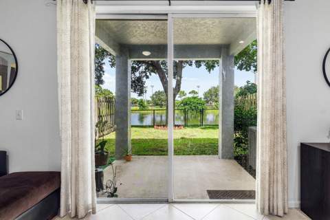 7874 Sienna Springs Drive, Lake Worth FL - photo 16 of 39
