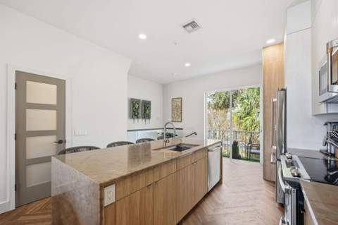 2465 NE 14th St Causeway, Pompano Beach FL - photo 9 of 34