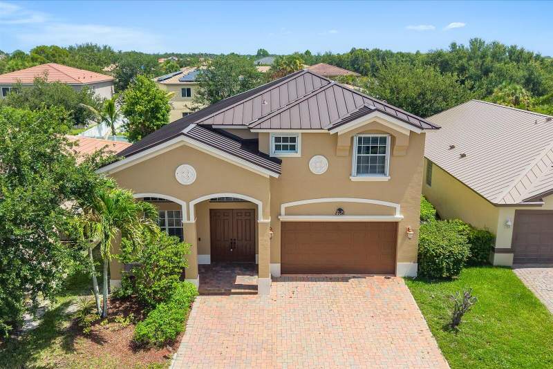 4 bedroom Single Family Residence at 2166 SW Newport Isles Boulevard, Fourth Replat Of Portofino Isles, Port St. Lucie — photo 4