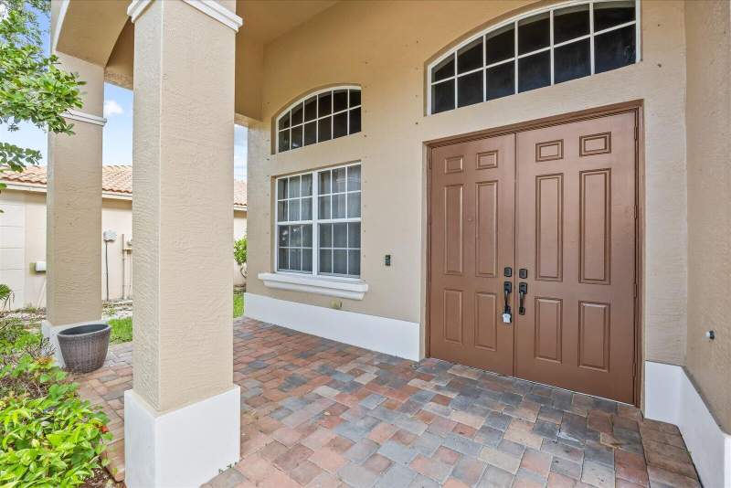 4 bedroom Single Family Residence at 2166 SW Newport Isles Boulevard, Fourth Replat Of Portofino Isles, Port St. Lucie — photo 3
