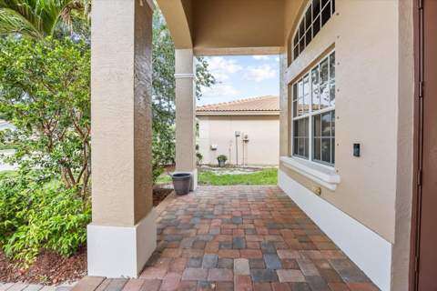 2166 SW Newport Isles Boulevard, Port St. Lucie FL - photo 7 of 65
